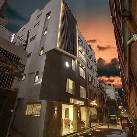 Hotel Kaca Inn-By Haveliya Hotels- Traveller'S Choice Award Winner 2025 نيودلهي المظهر الخارجي الصورة