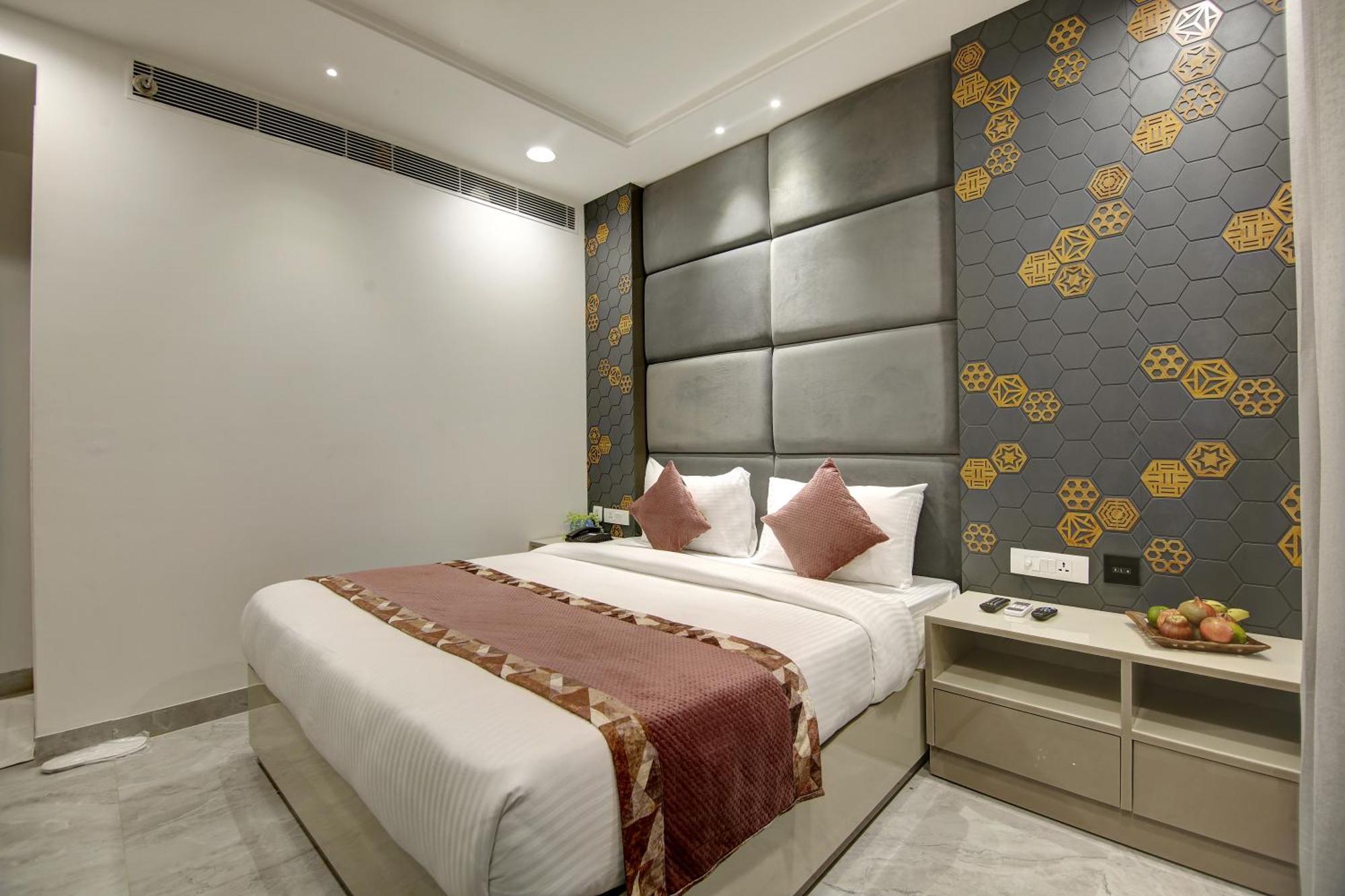 Hotel Kaca Inn-By Haveliya Hotels- Traveller'S Choice Award Winner 2025 نيودلهي المظهر الخارجي الصورة